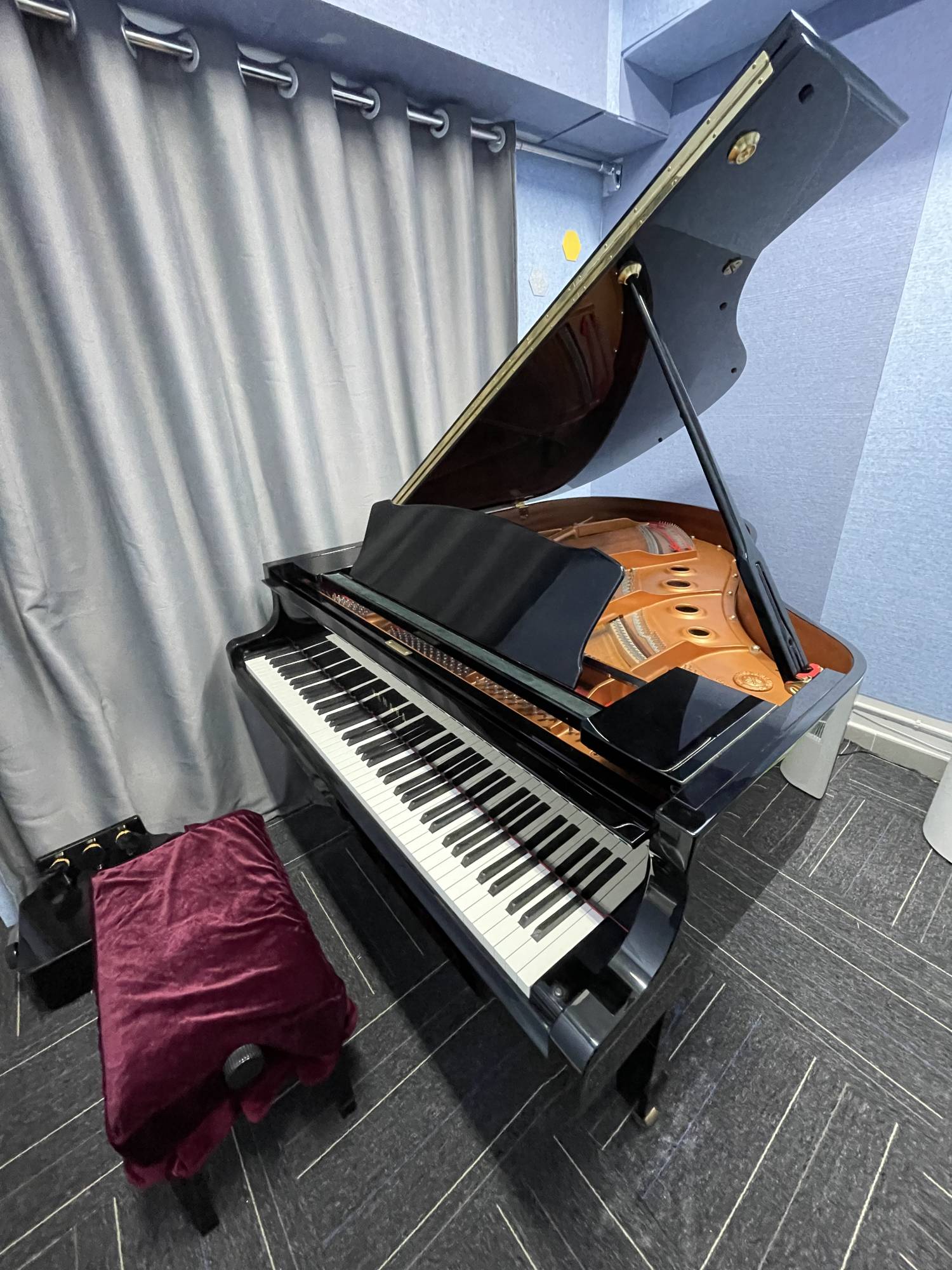 屯門 Yamaha C2 三角琴租用,自助錄影考試專用。(2小時)